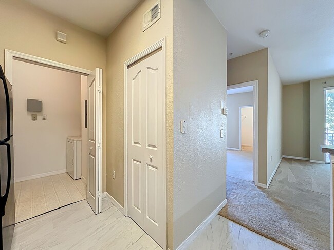 Building Photo - Renovated 2 Bed / 2 Bath Condo in Gated Visconti Condominiums – Maitland