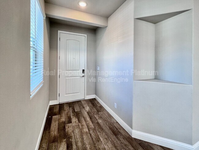 Building Photo - 6226 E Nala Dr