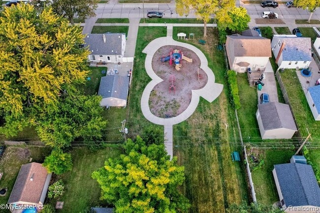 Building Photo - 6151 Helen St