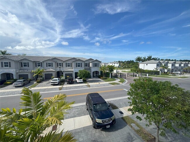 Building Photo - 2622 SE 10th St