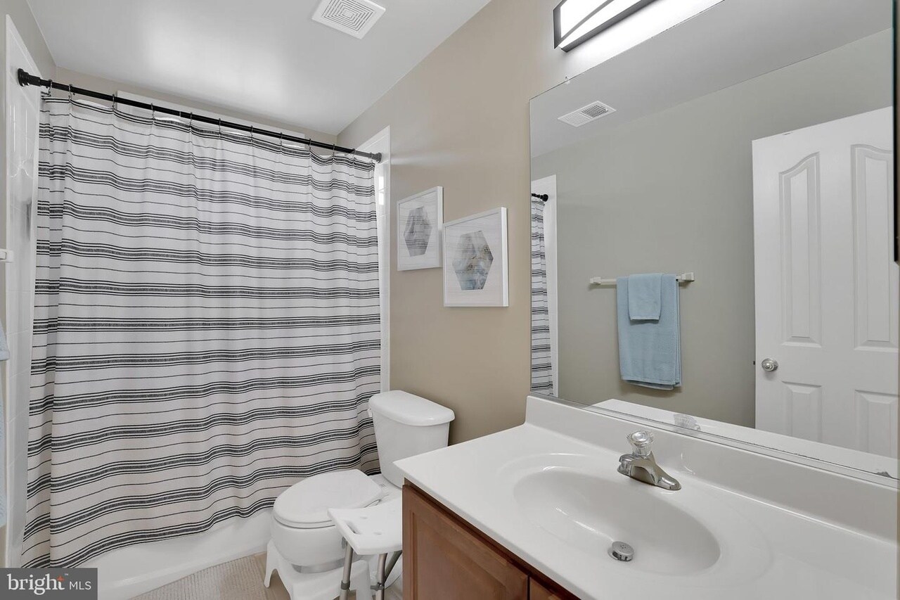 Building Photo - 13110 Ogles Hope Dr
