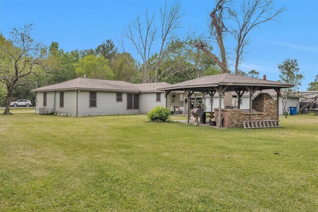 Building Photo - 1725 Strawn Rd