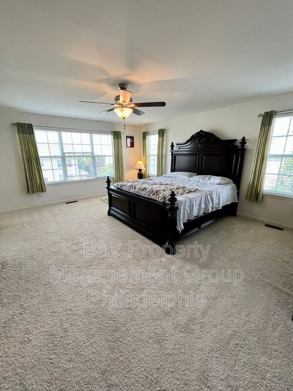 Building Photo - 151 Fairfield Cir N