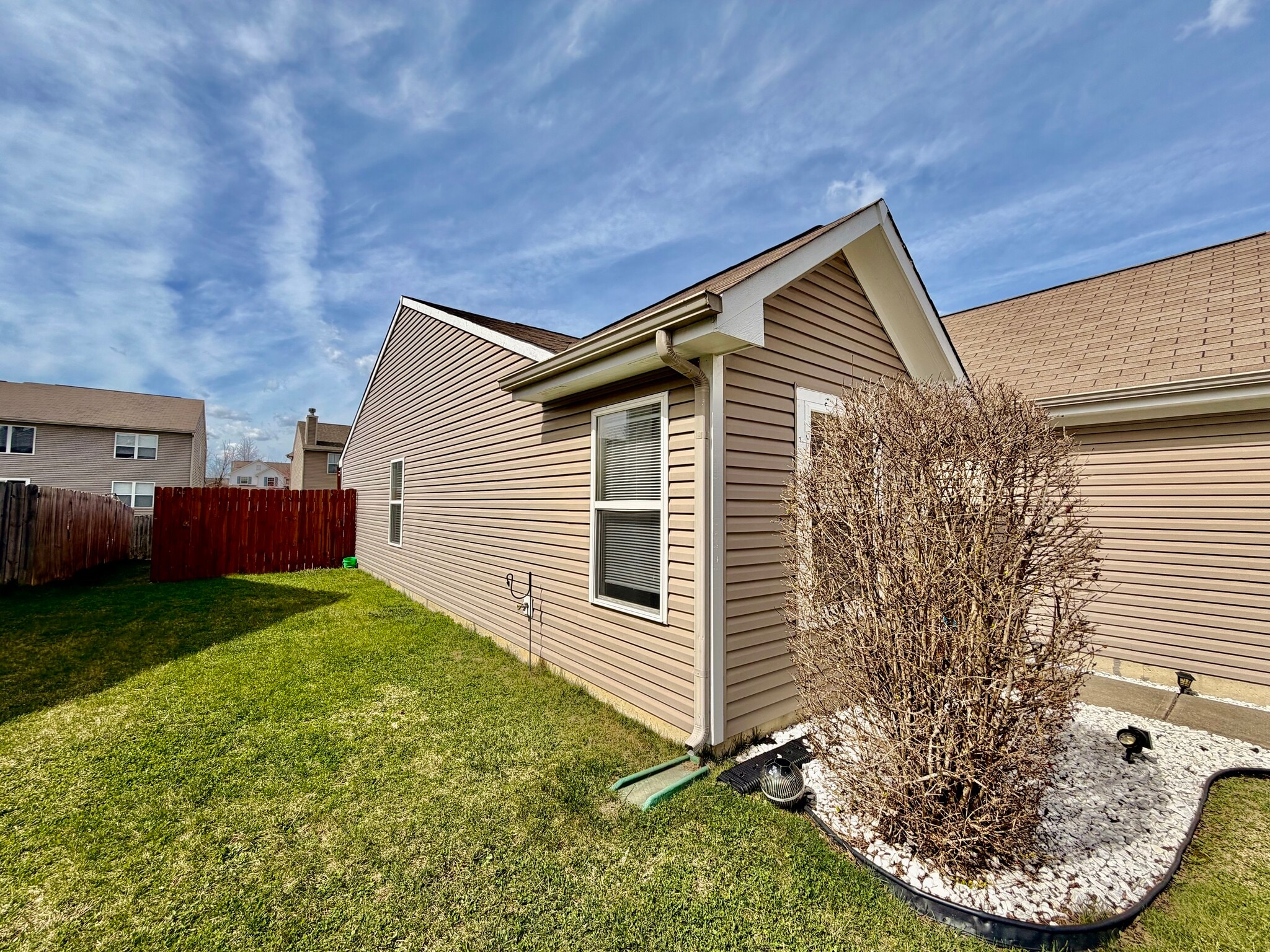 Building Photo - 3230 Monterey Dr