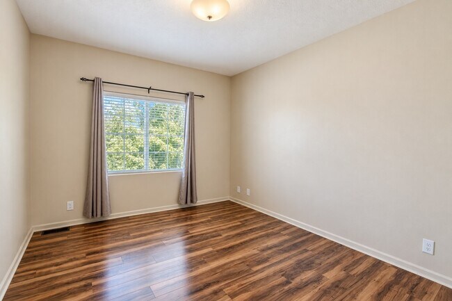 Building Photo - 16405 Camden Ave