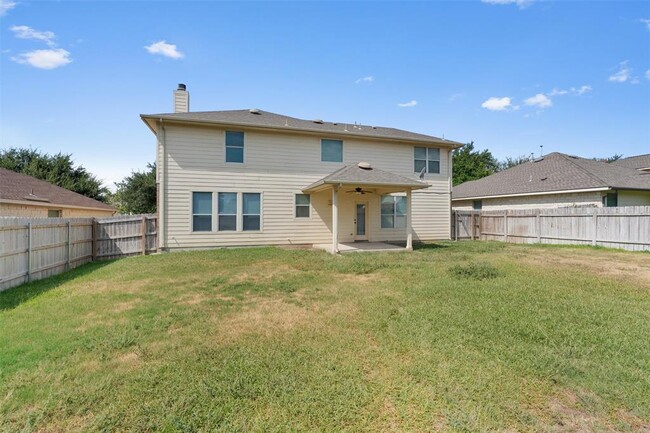 Building Photo - 1601 Briar Hill Dr