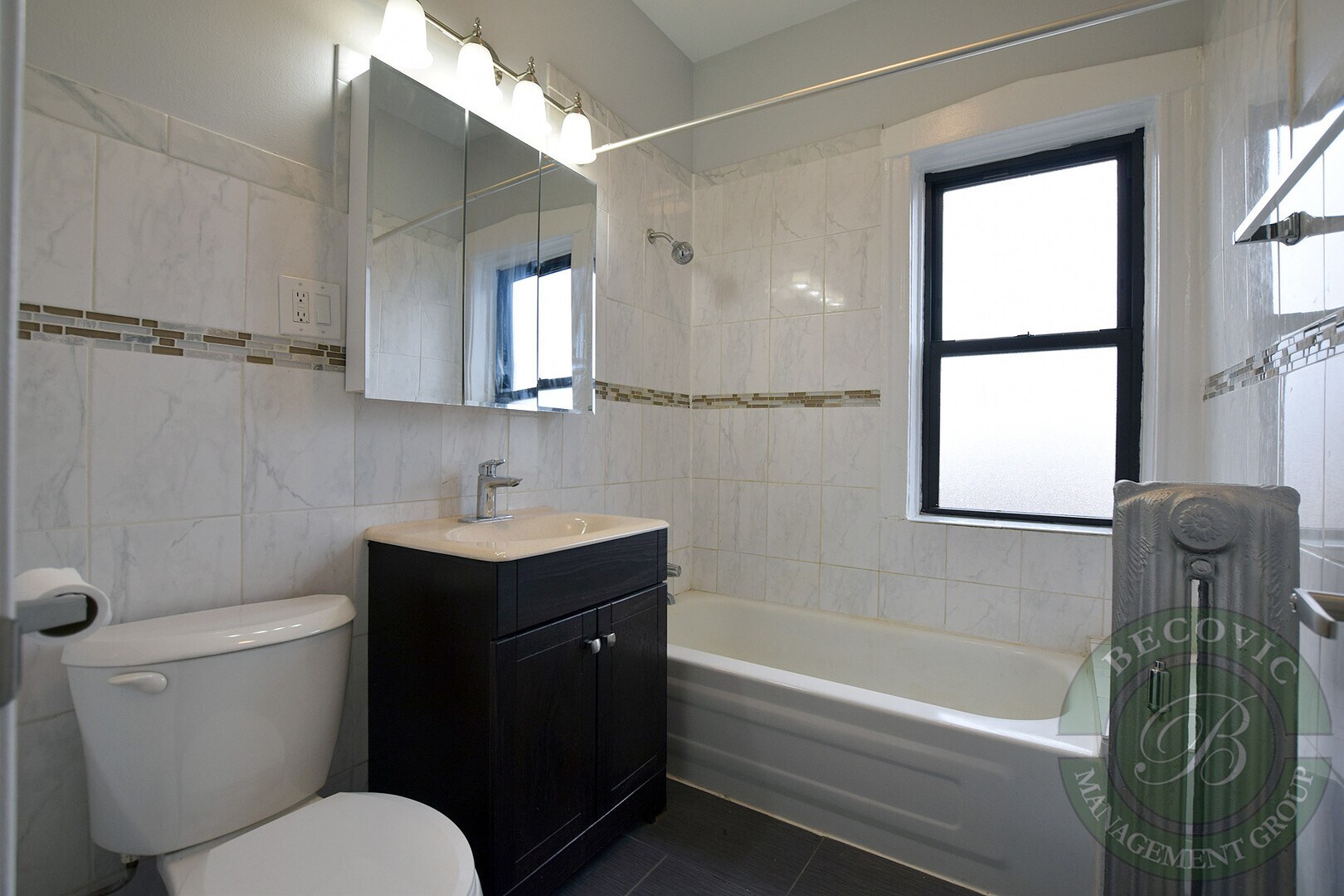 Building Photo - 4707 N Albany Ave