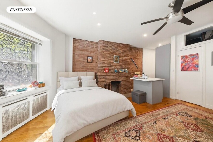 Primary Photo - 323 W 89th St
