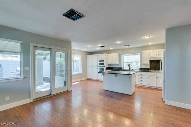 Building Photo - 9201 Buckhaven Dr