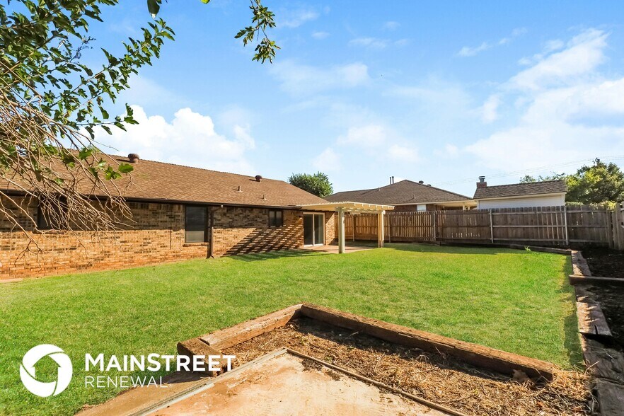 Building Photo - 12 Pueblo