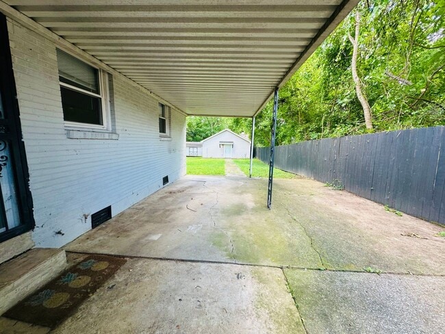 Building Photo - Cleveland Park Renovation!  Walking Distance to Everything! Jetted Shower - Fully Fenced - Garage...
