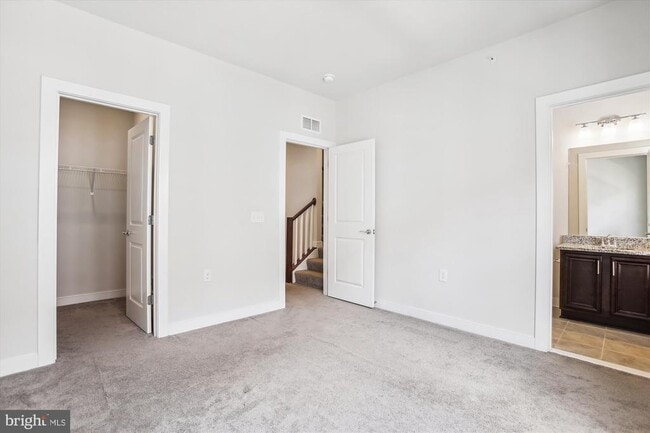 Building Photo - 13340 Sherwood Park Ln