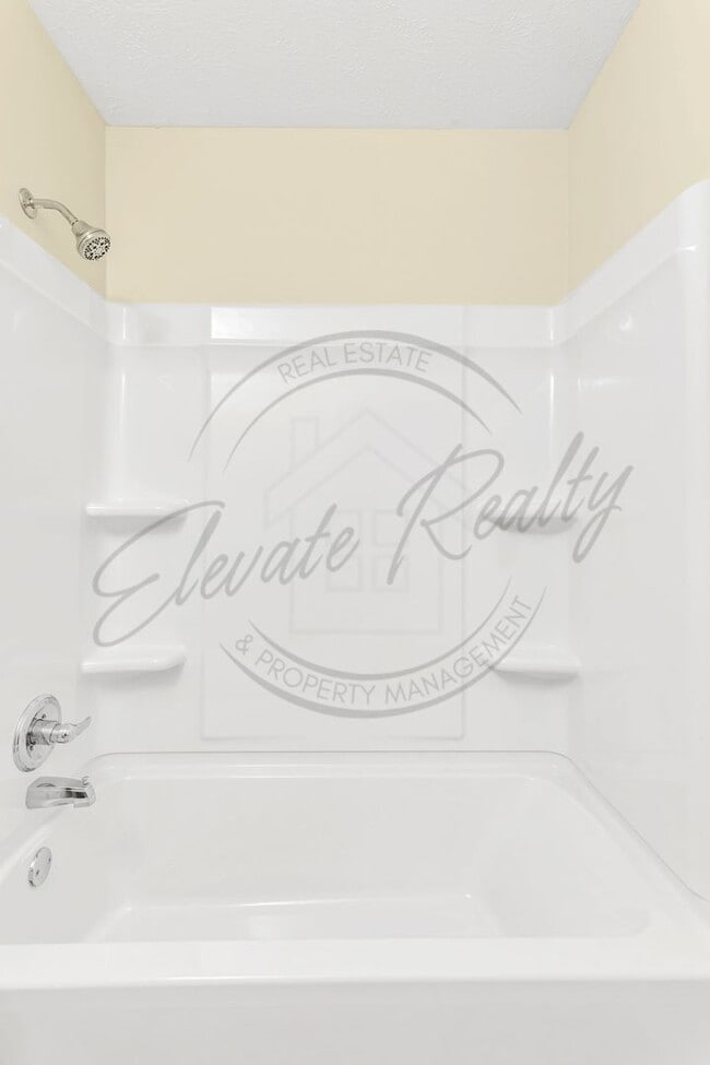 Building Photo - Two Bedroom Ranch in Columbia - 1/2 Off First Months Rent!