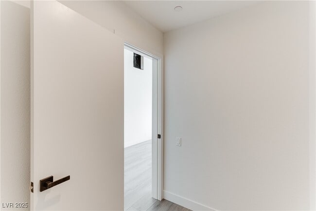 Building Photo - 254 Tower St