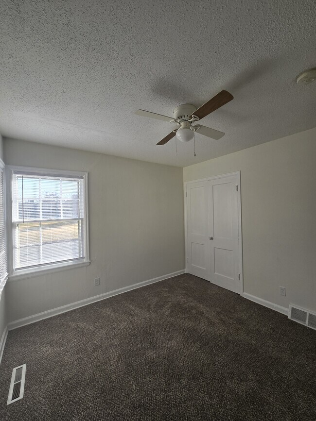 Building Photo - 1102 Dellrose