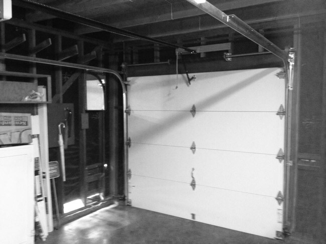 Garage - 1051 Mango Ave