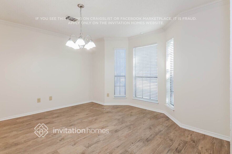 Building Photo - 727 Autumn Oaks Dr