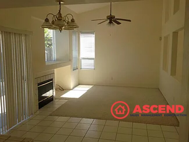 Building Photo - Beautiful 4 bedroom Two-Story Home!