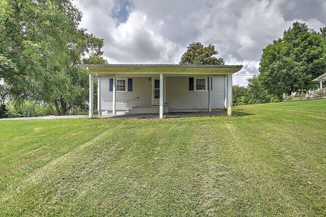 Building Photo - 2207 Buckingham Rd