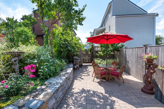 Building Photo - 229 Cumberland Ave