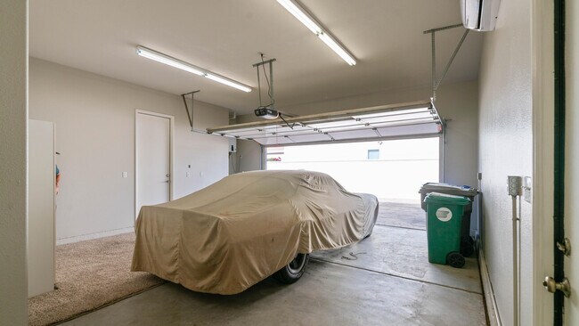 Building Photo - 49142 Barrymore St