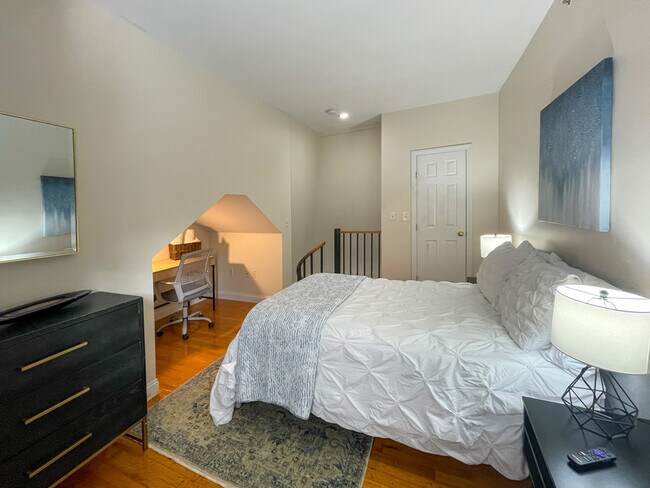 Building Photo - 23 Jay St