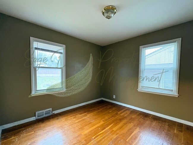 Building Photo - DUPLEX IN INDEPENDENCE!!!