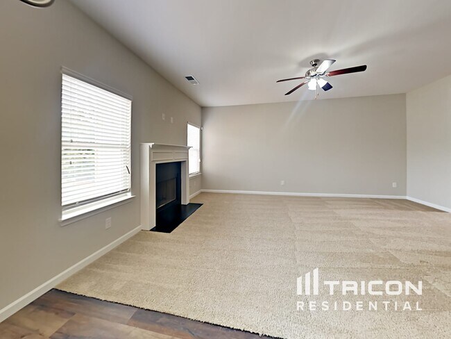 Building Photo - 317 Parkview Pl Dr