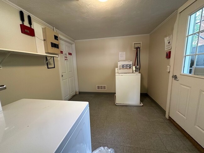 Building Photo - 85 Hosmer St