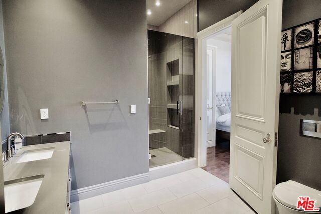 Building Photo - 817 Whittier Dr