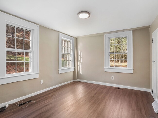 Building Photo - 575 Black Rock Tpke