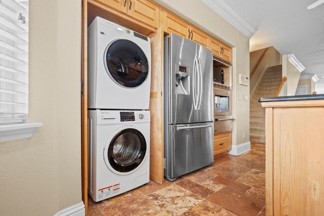 Building Photo - 1593 Pinellas Bayway S