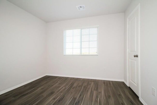 Building Photo - 1808 Crimson Lake Blvd