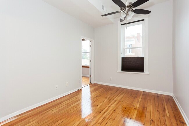Building Photo - 2204 N Clybourn Ave