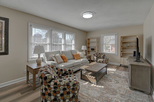 Building Photo - 1465 Brookwood Dr