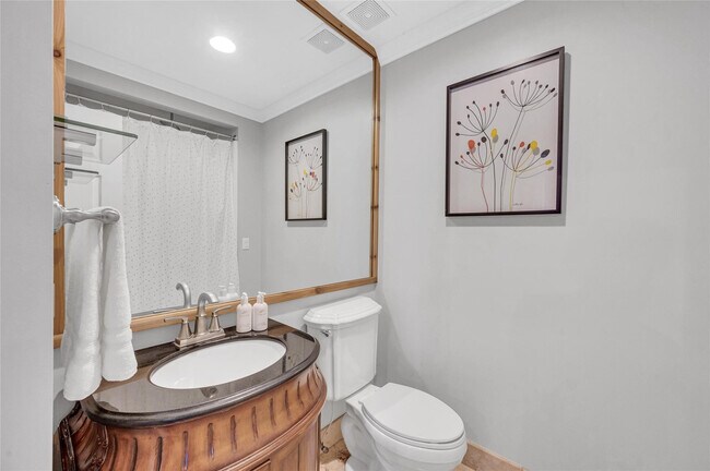 Building Photo - 3316 NE 16th St