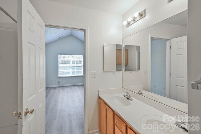 Building Photo - 10630 Sleigh Bell Ln