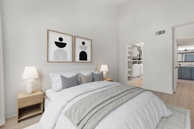 Building Photo - 1682 Circa Del Lago