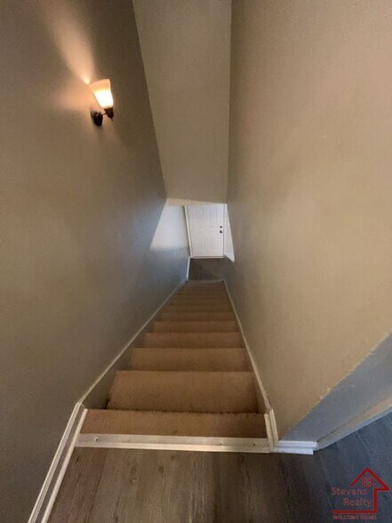 Building Photo - 181 East Ave