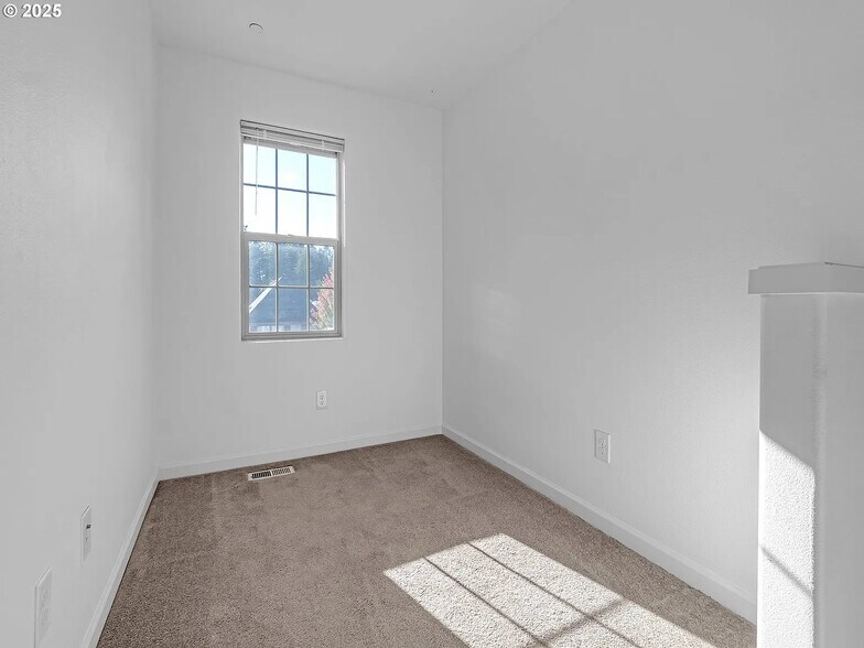 Building Photo - 13552 SW Beach Plum Terrace