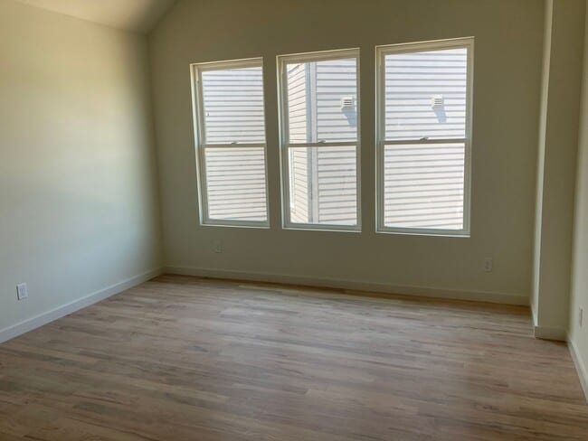 Building Photo - Amazing New Construction in North Nashville!