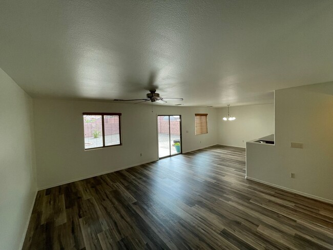 Building Photo - 4 Bedroom Home in Rancho Sahuarita