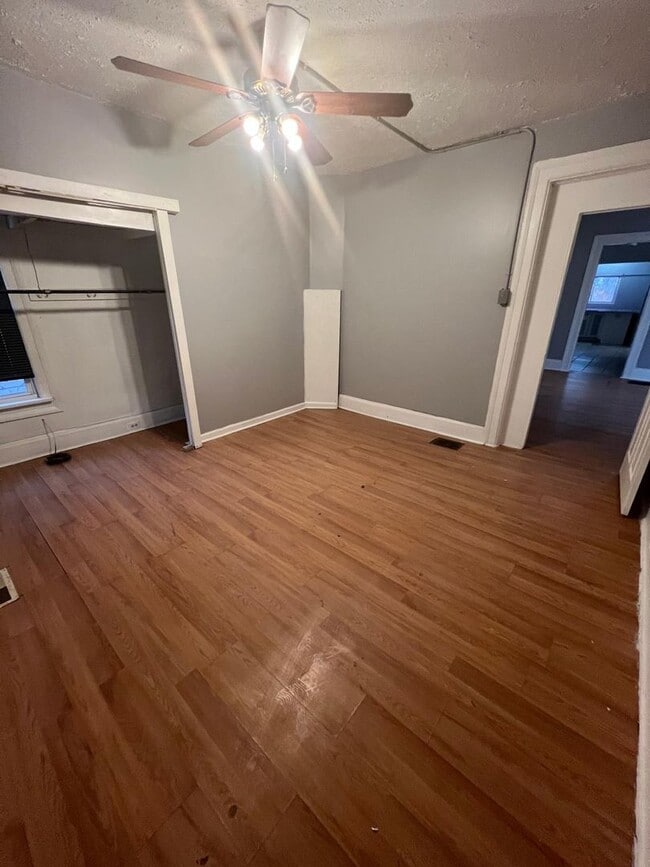 Building Photo - 1563 E 47th St