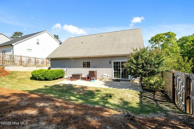 Building Photo - 5 Adams Cir