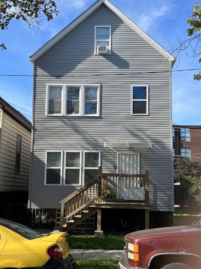 Building Photo - 8226 S Brandon Ave