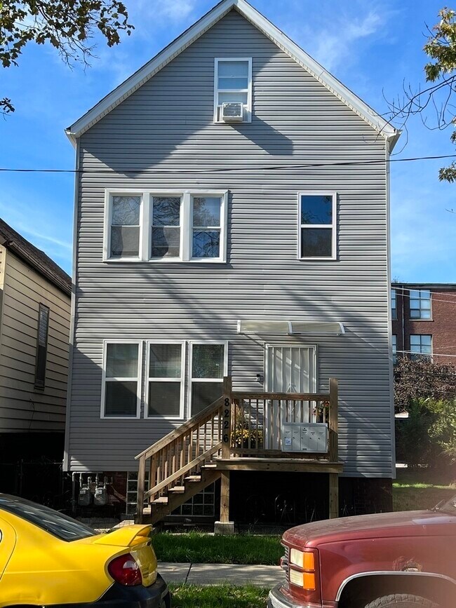 Primary Photo - 8226 S Brandon Ave