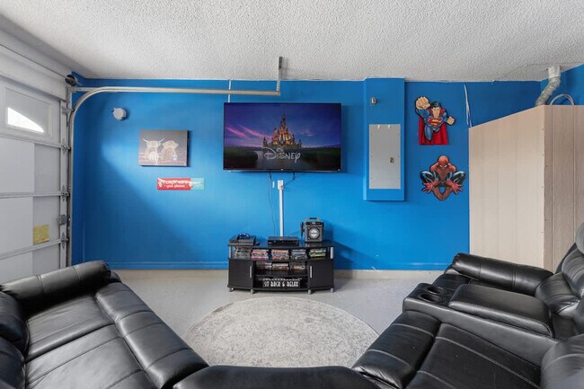 Building Photo - 2822 Formosa Blvd