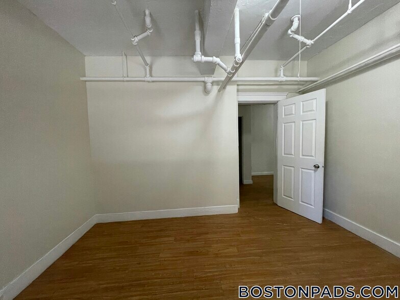 Building Photo - 1191 Boylston St