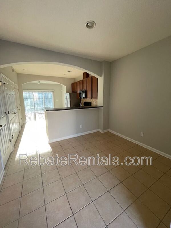 Building Photo - 13026 Sunset Lake Dr