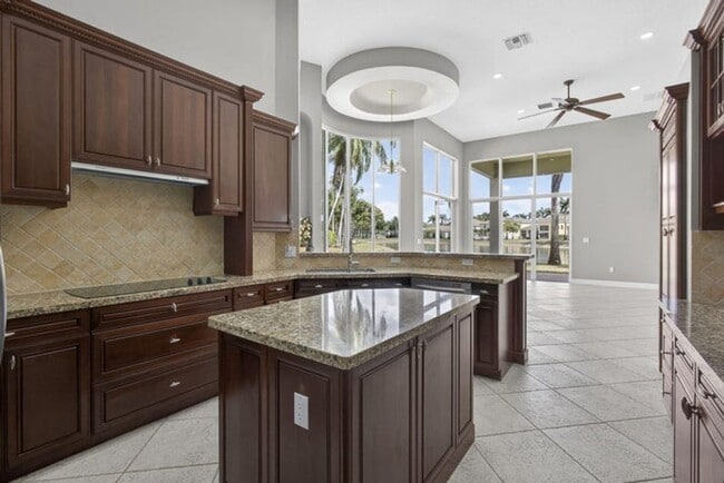 Building Photo - 2162 Stotesbury Way